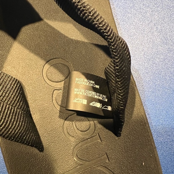 CHACO WOMEN'S BLACK FLIP FLOPS SANDALS THONGS TOE POST SIZE US  6 - Picture 3 of 5